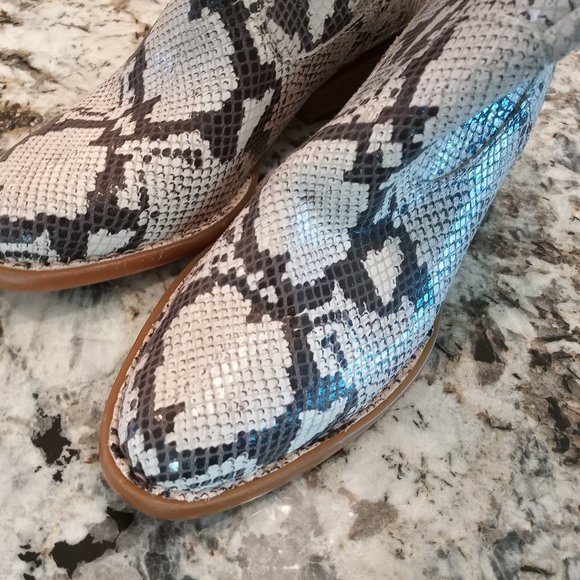 Born Wynd Snake Print Leather Ankle Western Bootie - Picture 4 of 8